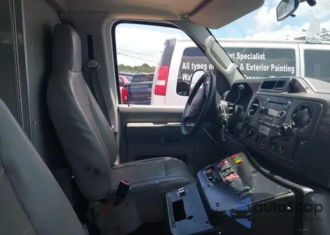 2011 Ford E-350 Super Duty Commercial из США, поврежденный, VIN 1FDSS3ES6BDA24003